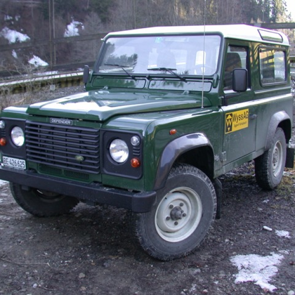 <strong>Personentransporter</strong><br>Landrover